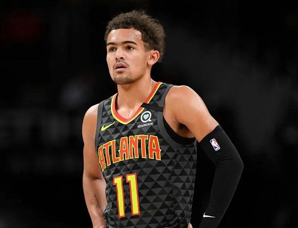 B费助攻梅开二度！英超56助超斯科尔斯独享曼联队史第四（B费用助两次！英超助攻达56次，超越斯科尔斯独占曼联队史第4）