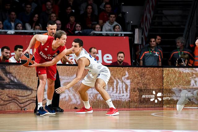 波多尔斯基：仍与阿森纳保持着深厚联系，有预感本赛季能夺冠（波多尔斯基：与阿森纳情谊不减，预感枪手本赛季将问鼎）