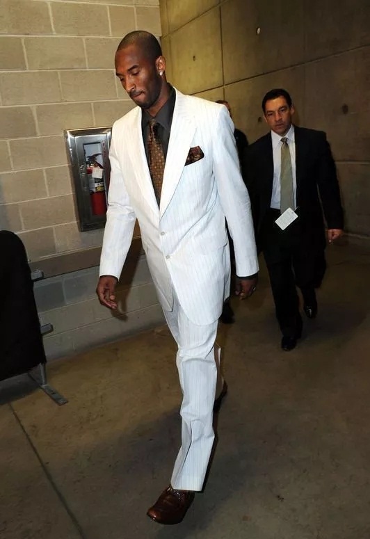 体坛：中足联应成为亚冠保卫战的参与者，联赛政策要给予支持（体坛观点：中足联应主动参与亚冠护航，联赛政策须配套支持）