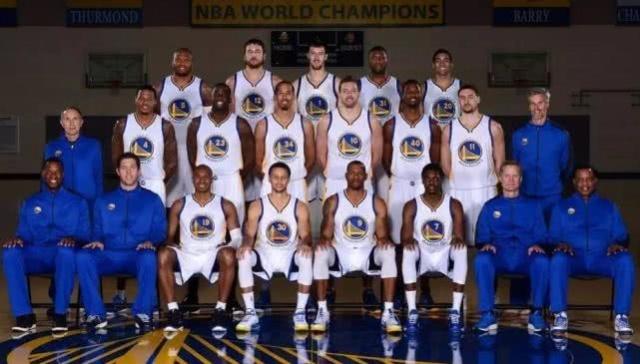 广东男篮防守稳固力克上海（广东男篮凭坚实防守击败上海队）