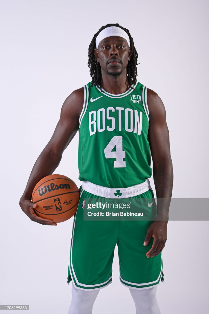 美记：恩比德右膝仍酸痛但治疗正确，他或许将缺席更久（美记：恩比德右膝仍感酸痛但治疗方向正确，缺阵期或进一步延长）