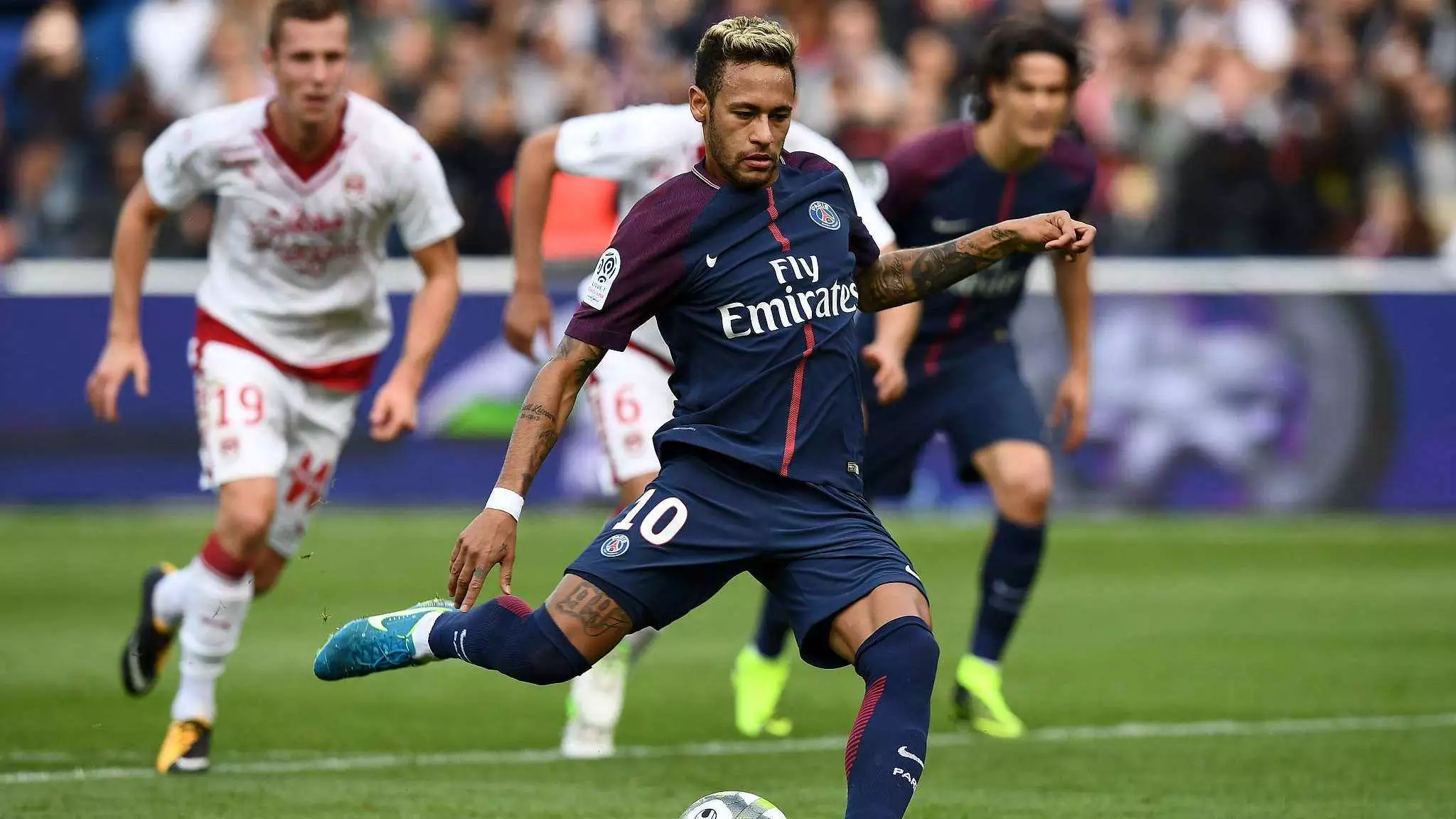 李贤重昨日对阵中国队的9记三分，打破了世预赛单场三分纪录（李贤重昨战中国队轰进9记三分，刷新世预赛单场三分纪录）