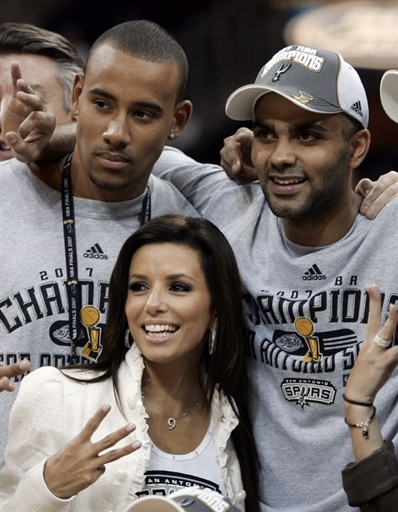 🧤以父之名，浅浅过个诞辰日~🎂今天是科贝尔的28...（🧤以父守门，低调庆生~🎂科贝尔迎来28岁）