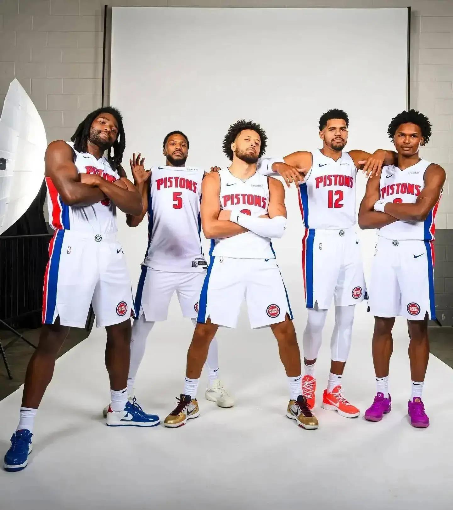 西足协主席：亚马尔的头脑非常出色；特瓦斯的工作能力非常强（西足协主席盛赞亚马尔思维出众，称特瓦斯工作能力一流）