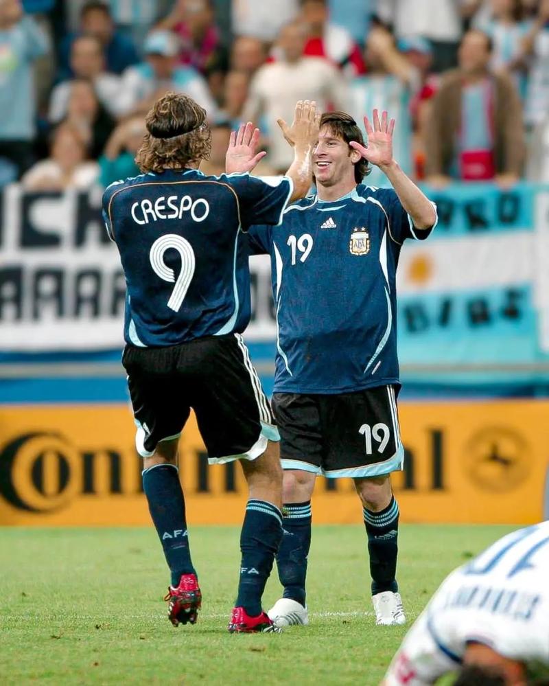 米奇：哈珀强势反弹 生涯初期就打进杯赛决赛对他是宝贵的经历（米奇：哈珀强势回归，生涯早期闯入杯赛决赛是珍贵经历）