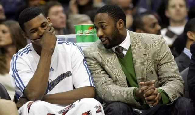 埃贝尔谈马丁内利进球：若诺伊尔留在门线上可能还有机会扑救（埃贝尔评马丁内利破门：诺伊尔若守在门线上或仍有机会扑出）